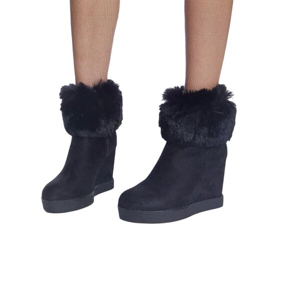 NWT Faux Fur Lined Wedge Bootie - Black Suede Size 8 - Picture 1 of 12